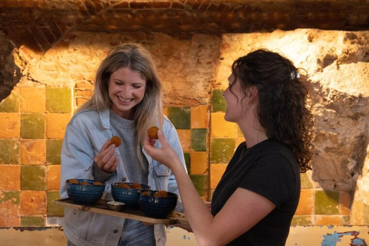 delft-craft-beer-tasting-in-medieval-cellar-with-snacks
