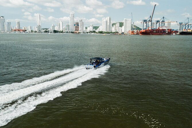 deluxe-cartagena-private-boat-for-12-people