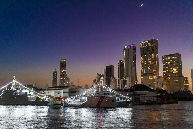 dinner-in-the-bay-of-cartagena-on-a-luxury-yacht-sibarita-master