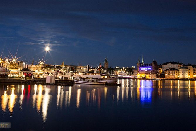 explore-stockholm-by-night