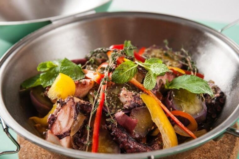 faro-learn-to-cook-a-cataplana-like-a-local