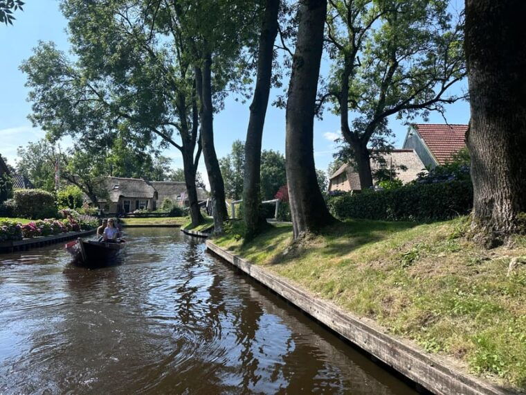 from-amsterdam-transfer-to-giethoorn