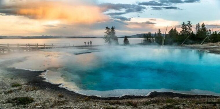 from-bozeman-exclusive-yellowstone-tour-2-days-1-night