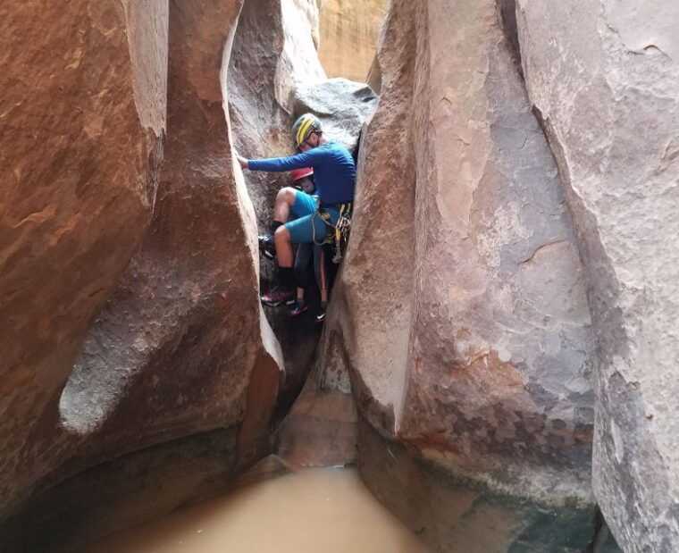from-moab-half-day-canyoneering-adventure-in-entrajo-canyon
