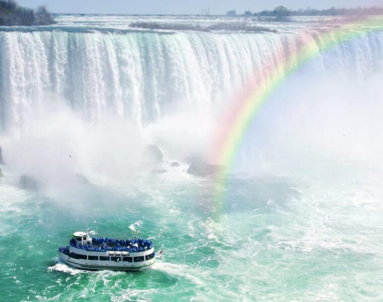 from-toronto-niagara-falls-bus-tour-with-boat-cruise