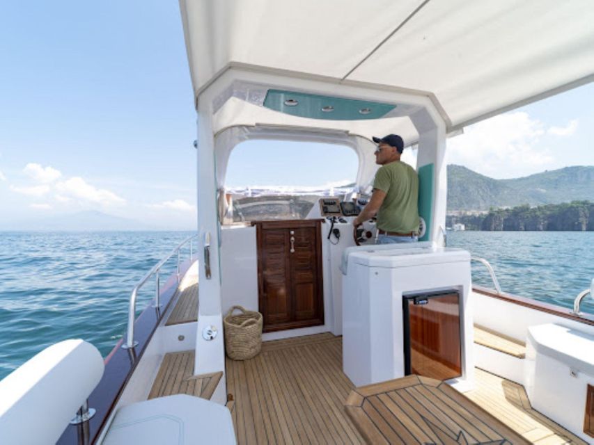 full-day-private-boat-tour-of-amalfi-coast-from-praiano