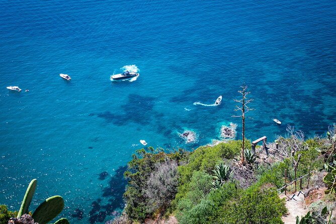 full-day-private-boat-tour-to-gulf-of-naples-ischia-procida
