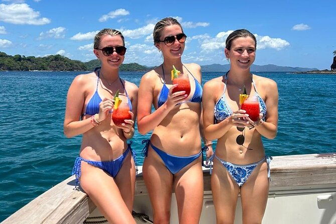 fun-at-the-ocean-with-barbecue-at-the-beach-ocean-yacht-48ft