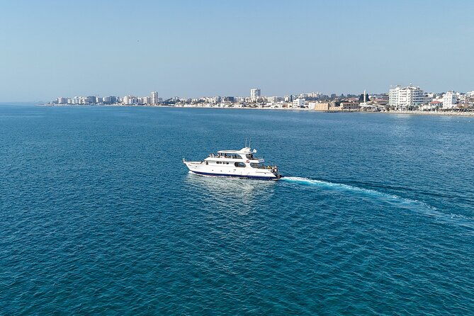 fun-fishing-relaxing-cruise-at-larnaca-bay