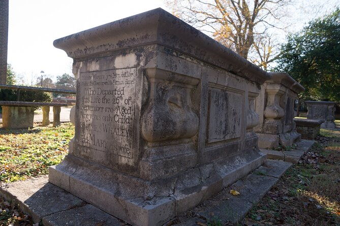 garden-district-celebrities-cemeteries-mansions-and-mysteries-walking-tour