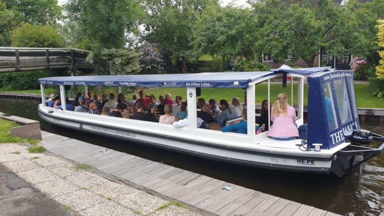giethoorn-luxury-private-boat-2-hour-tour-with-local-guide