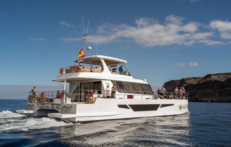 gran-canaria-afternoon-catamaran-cruise-with-food-drink