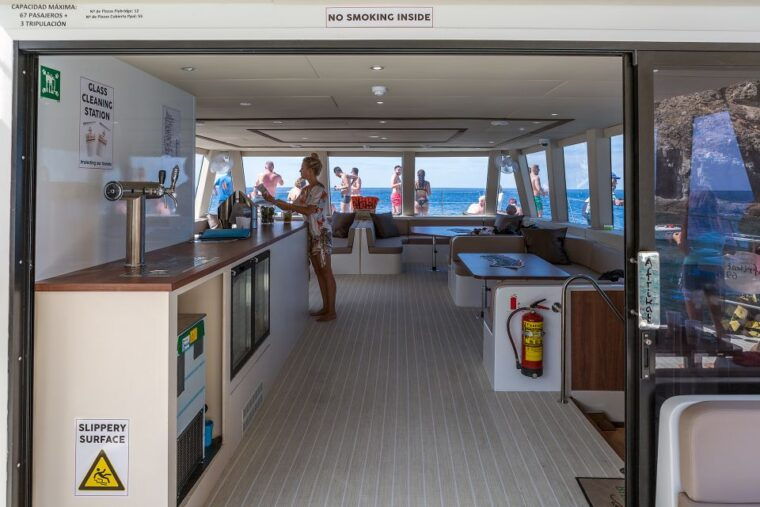 gran-canaria-fun-catamaran-cruise-with-food-and-drinks
