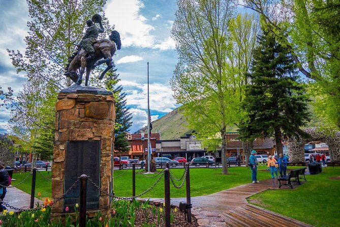 grand-teton-yellowstone-and-glacier-national-parks-8-day-tour