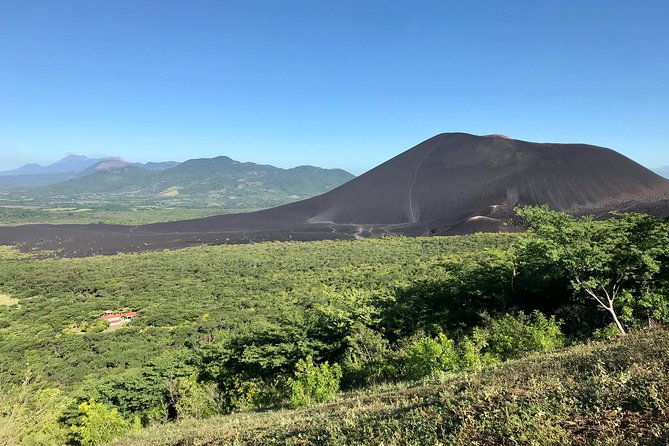 hike-el-hoyo-volcano-private-tour