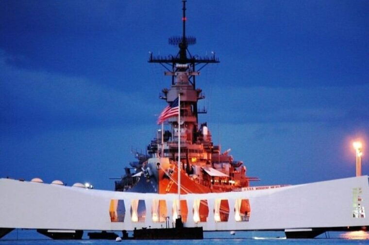 honolulu-pearl-harbor-uss-arizona-and-battleship-missouri