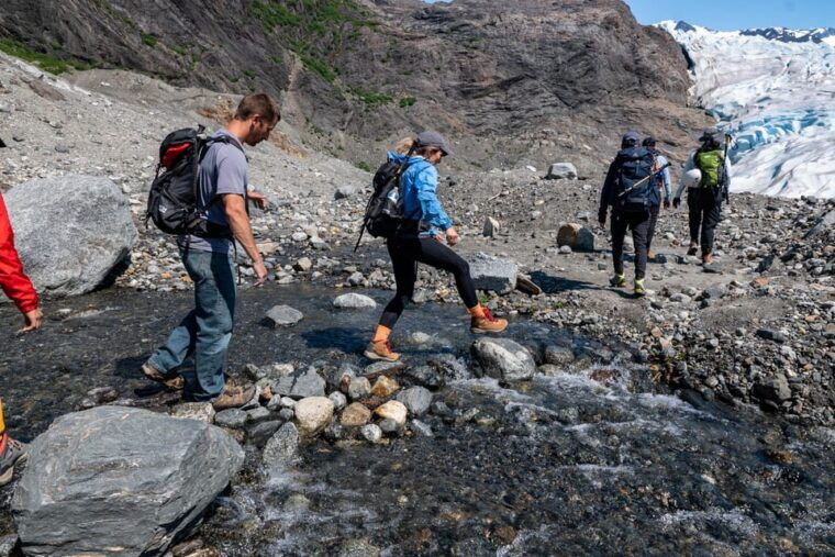 juneau-mendenhall-glacier-guided-trail-hike