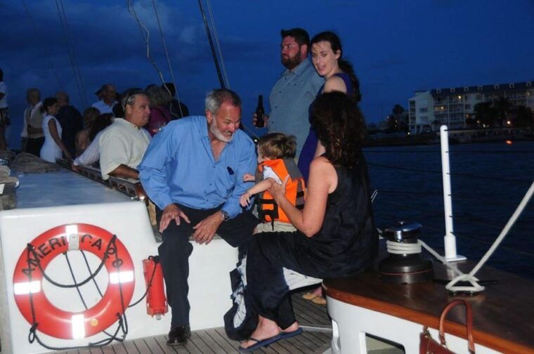 key-west-live-christmas-holiday-music-cruise-with-hot-cocoa