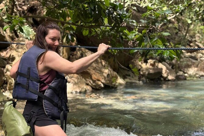 la-leona-waterfalls-hike-tour