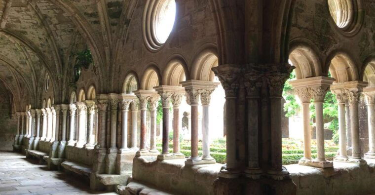 lagrasse-village-fontfroide-abbey-cathar-country