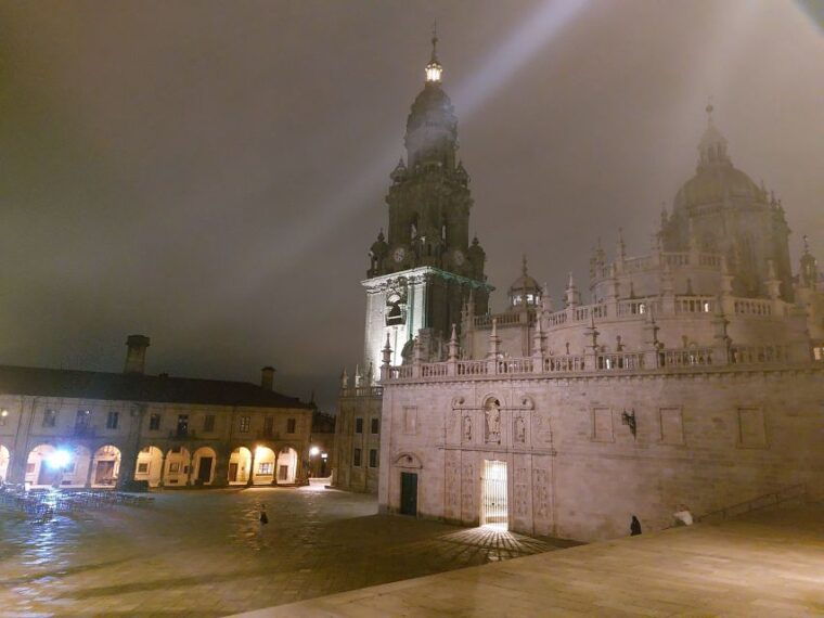 land-of-legends-meigas-night-tour-in-santiago