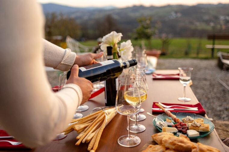 langhe-sunset-truffle-hunting-with-tasting-and-wine