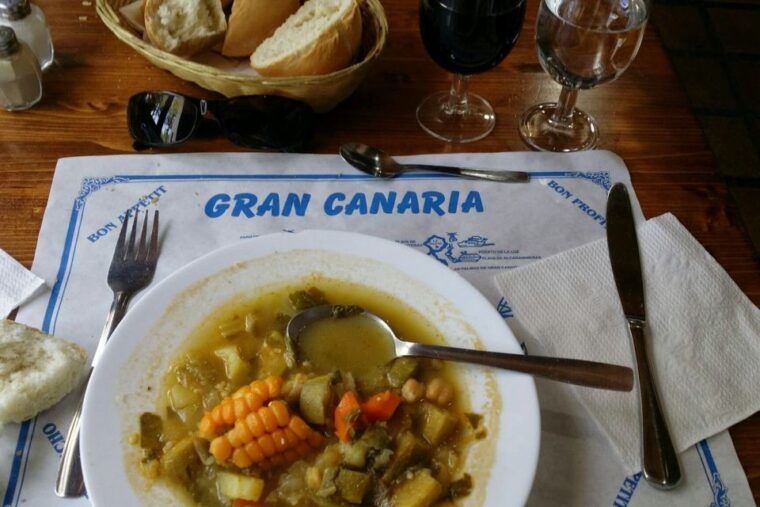 las-palmas-tapas-and-drinks-in-the-beauty-of-the-old-city