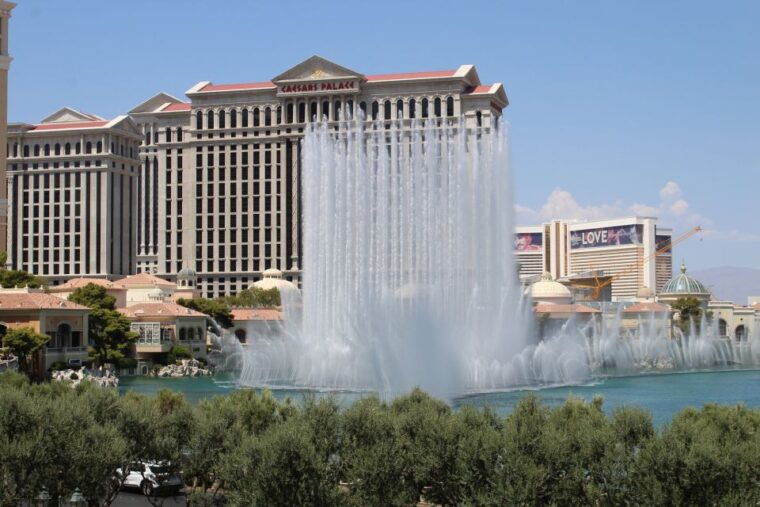las-vegas-foodie-walking-tour-on-the-strip-with-tastings
