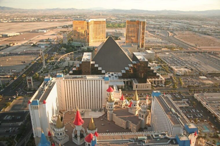 las-vegas-grand-canyon-helicopter-air-tour-with-vegas-strip