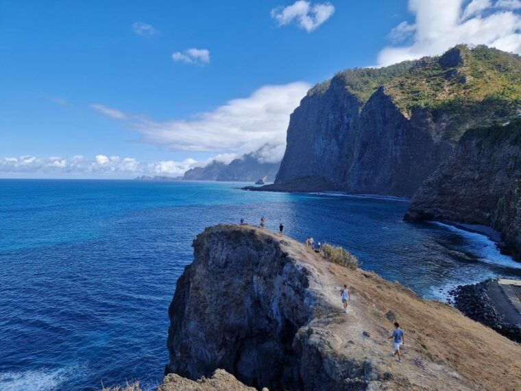 let-me-surprise-you-madeira-full-day-private-tour