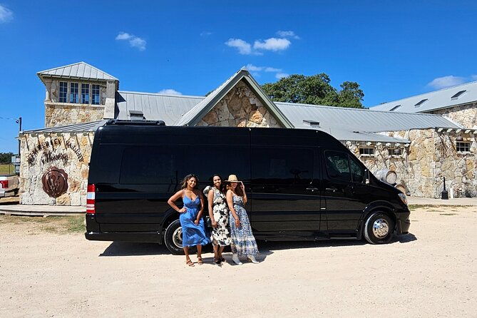 limousine-tour-to-wurstfest-new-braunsfels