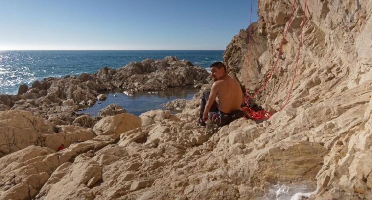 lisbon-or-sesimbra-guided-rock-climbing-tour-in-arrabida