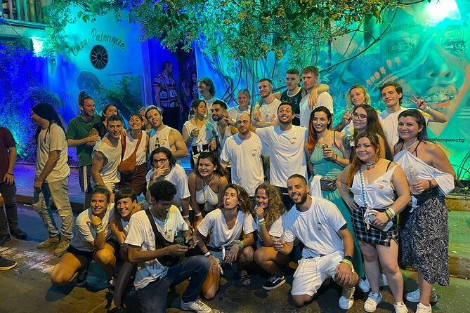 live-the-nightlife-in-cartagena-partying