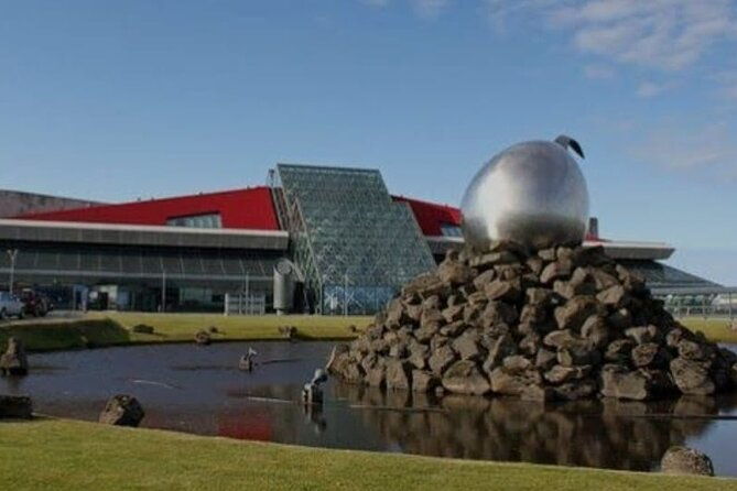 luxury-private-transfer-from-keflavik-airport-to-reykjavik