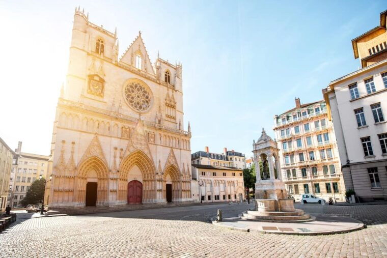 lyon-old-town-tour-with-vaporetto-river-cruise-tickets-2