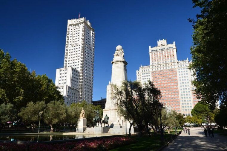 madrid-retro-tour-90-min-heart-of-the-city-and-also-modern-madrid