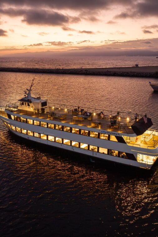 marina-del-rey-christmas-eve-buffet-brunch-or-dinner-cruise