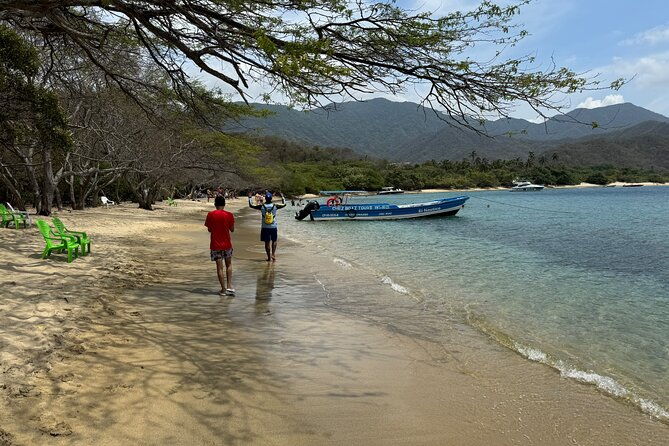 maritime-adventure-bahia-de-cinto-and-playa-cristal-tayrona-park