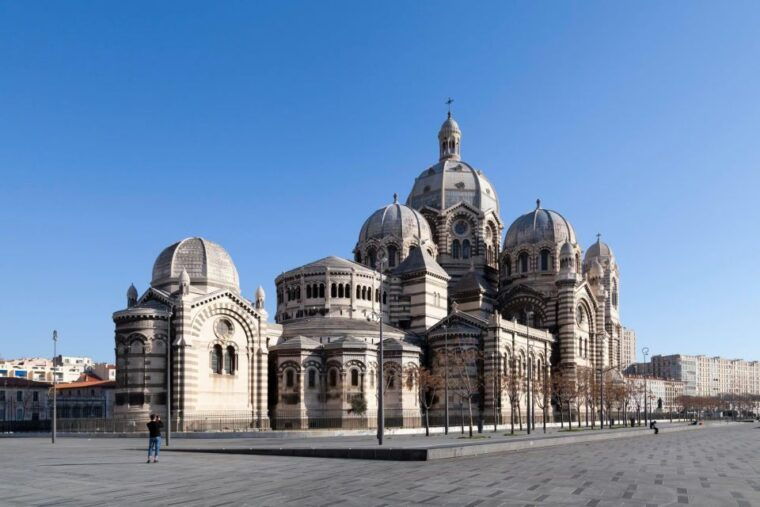 marseille-private-architecture-tour-with-a-local-expert