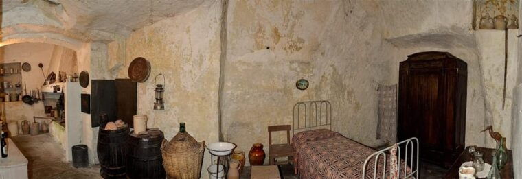 matera-private-or-group-walking-tour-cave-house-admission