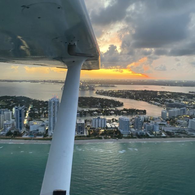 miami-romantic-1-hour-private-flight-tour-with-champagne