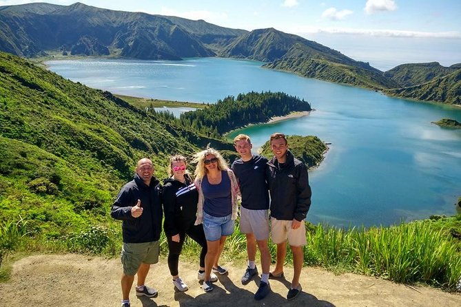 minibus-laketour-sete-cidades-lagoa-do-fogo-full-day-shared