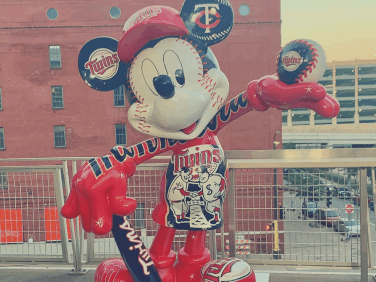 minnesota-twins-baseball-game-at-target-field
