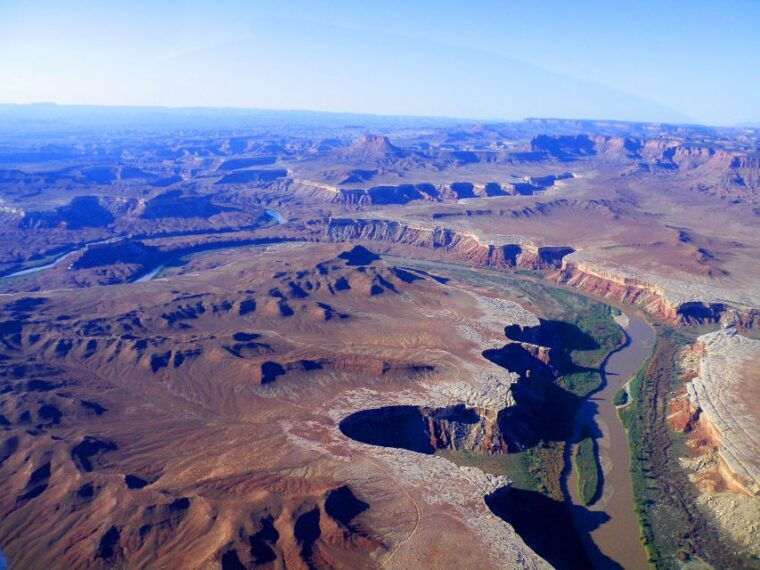 moab-canyonlands-national-park-morning-or-sunset-plane-tour