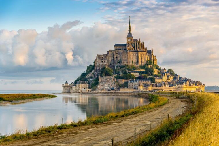 mont-st-michel-small-group-guided-tour-with-abbey-ticket