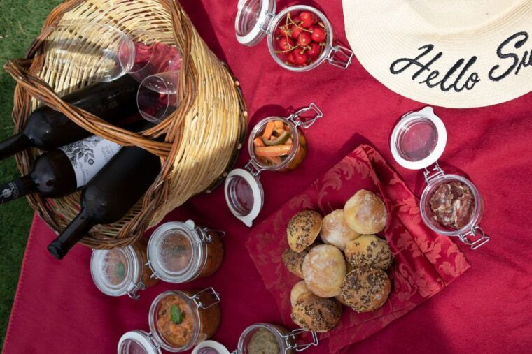 montalcino-vineyard-picnic-with-a-bottle-of-wine