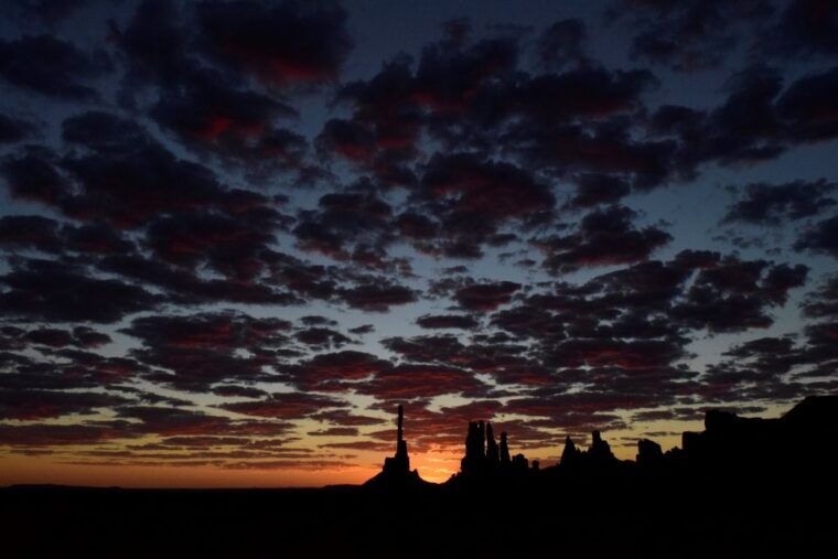 monument-valley-3-hour-sunrise-tour