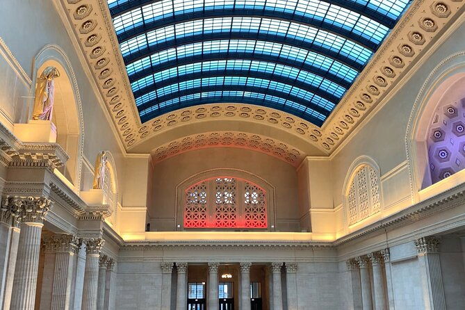 movie-tour-through-chicagos-union-station