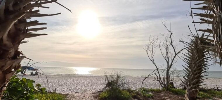 naples-private-boat-charter-all-beach-amenities-included