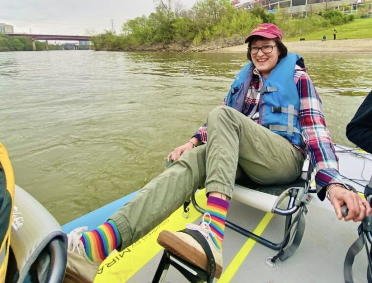 nashville-downtown-pedal-boat-rental-for-2-to-4-people
